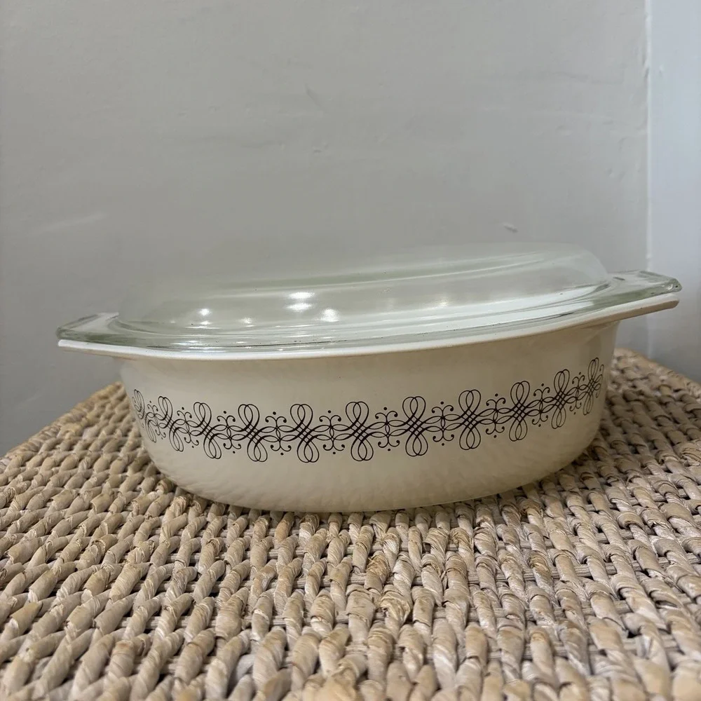 Vintage Pyrex Empire Scroll